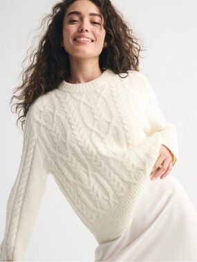 Abercrombie & Fitch Cream Cable Knit Crewneck Sweater